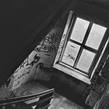 Klatka schodowa ul.&nbsp;Inżynierska 1